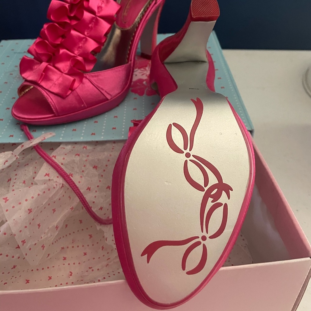 Poetic Licence Body Talk Pink High Heel shoe - Picture 1 of 5